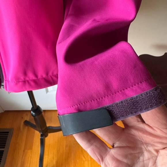 The North Face Women's Pink & Purple Shellrock Jacket - Picture 5 of 12